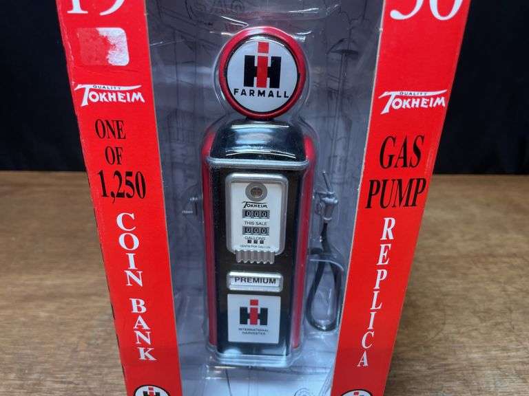 IH Gas Pump Coin Bank NIB Gearbox
