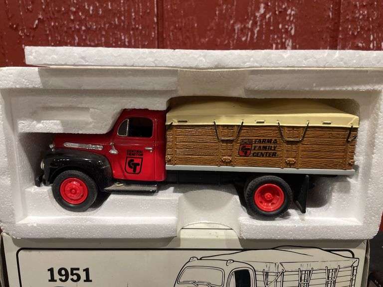 (2) 1/34 Ford + Mack Trucks 1st Gear