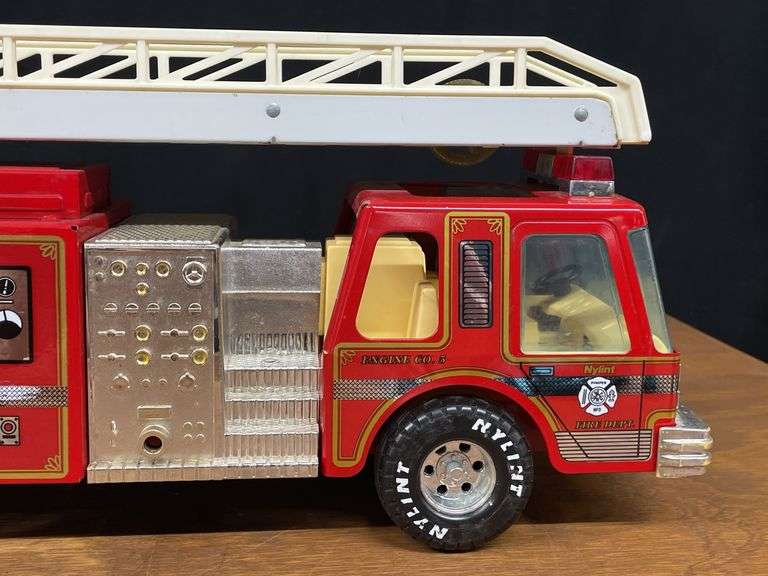 (2) Fire Trucks NyLint