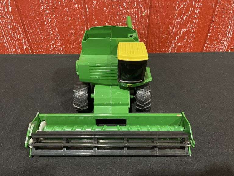 1/24 John Deere Titan Combine Ertl