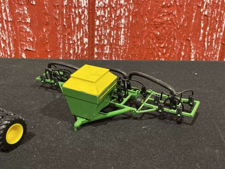 (10) 1/64 John Deere