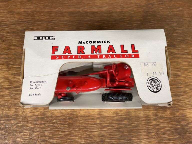 1/16 Farmall Super A NIB Ertl