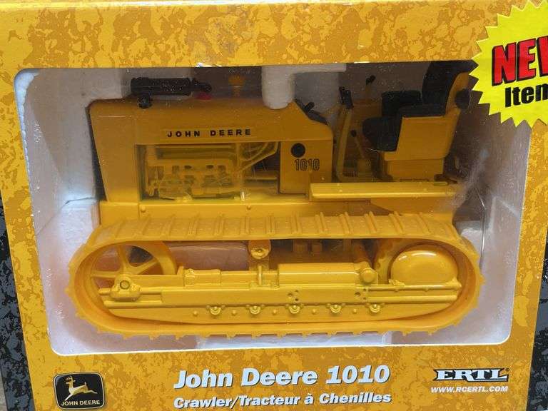 1/16 John Deere 1010 Industrial Crawler NIB Ertl