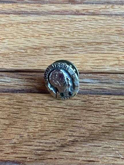 John Deere 34 Year Service Pin image