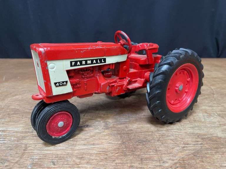 1/16 Farmall 404 Ertl