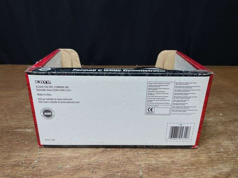 1/16 Farmall C Demonstrator NIB Ertl