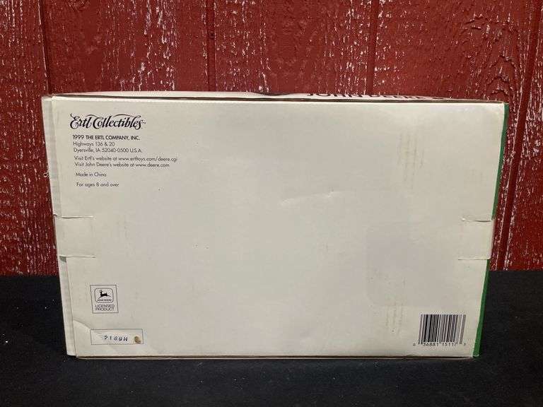 1/16 John Deere 8310 1999 Farm Show NIB Ertl
