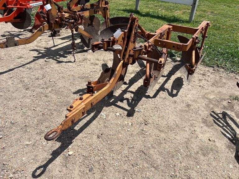Allis Chalmers 3 Bottom Snap Coupler Plow