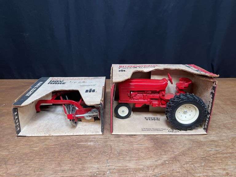 (2) 1/16 IH 544 + Rake NIB Ertl