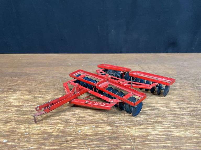 (2) 1/16 IH McCormick Disks Eska