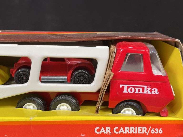 (2) IH Payhauler + Tonka Car Carrier