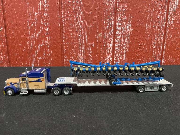 1/64 Kinze Semi w/Planter