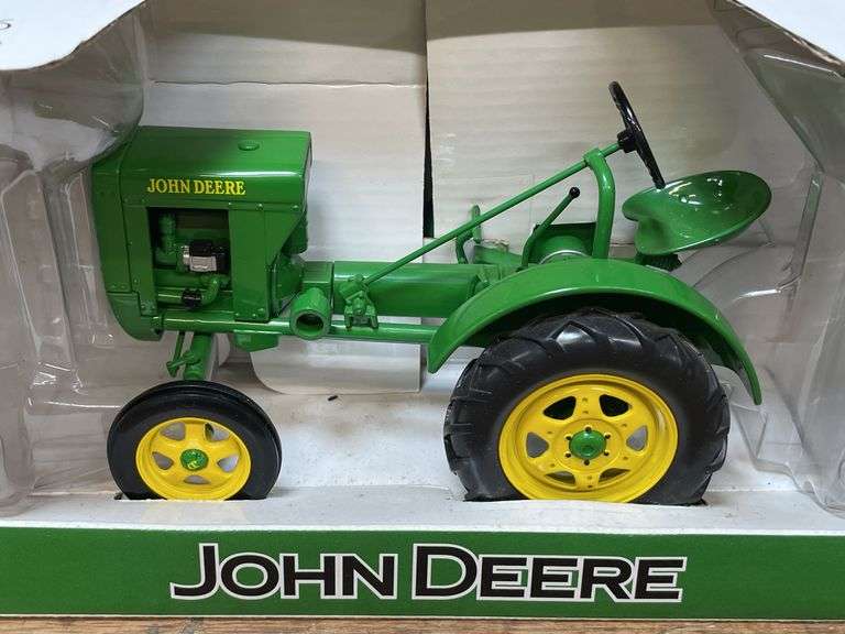 1/16 John Deere 62 NIB SC