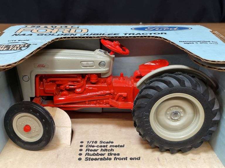 1/16 Ford 8N NIB Ertl