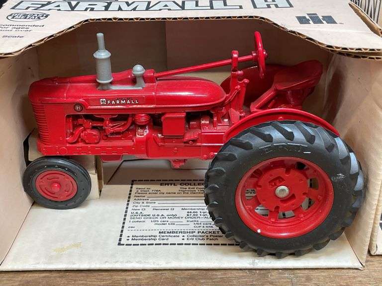 (2) 1/16 Farmall H + IH Forage Wagon NIB Ertl