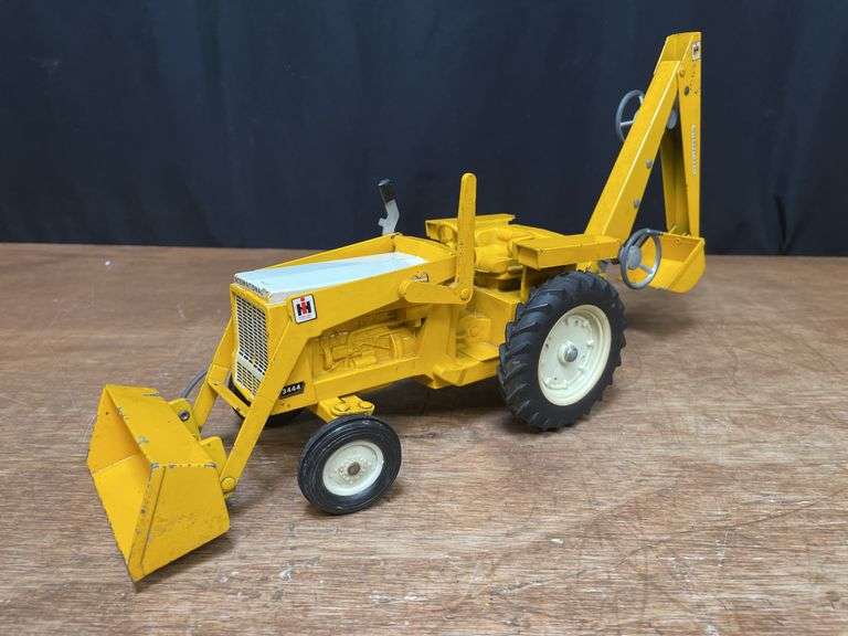 1/16 IH 3444 Backhoe Ertl