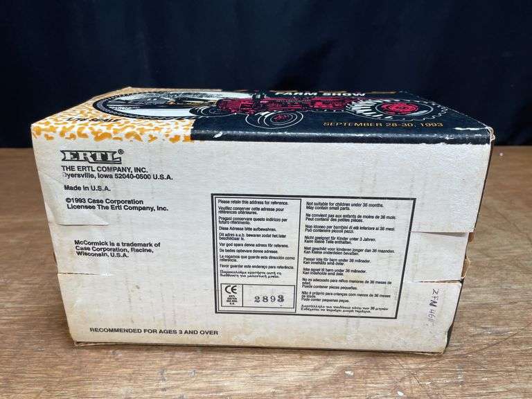 1/16 IH I-D9 1993 Farm Show NIB Ertl