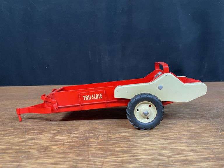 (4) 1/16 Tru-Scale Spreaders Carter