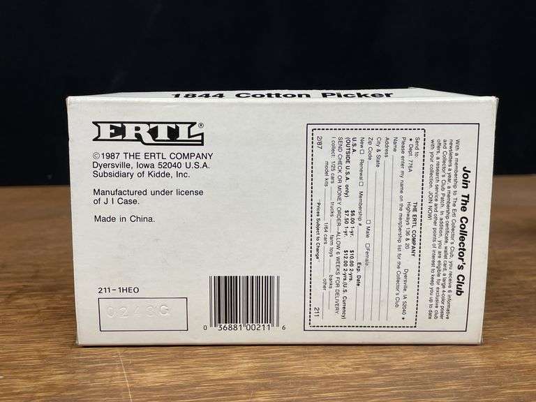(3) 1/64 IH + Case-IH NIB Ertl