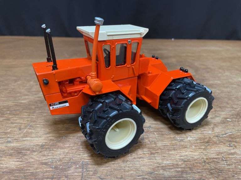1/32 AC 440 NIB Ertl