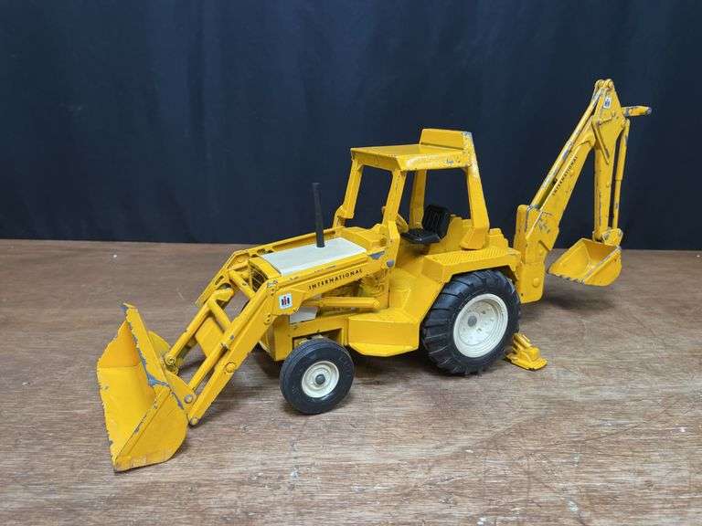 1/16 IH Backhoe Ertl