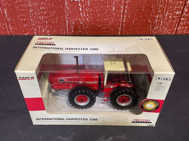 1/32 IH 3388 Prestige 2017 NFTM NIB Ertl