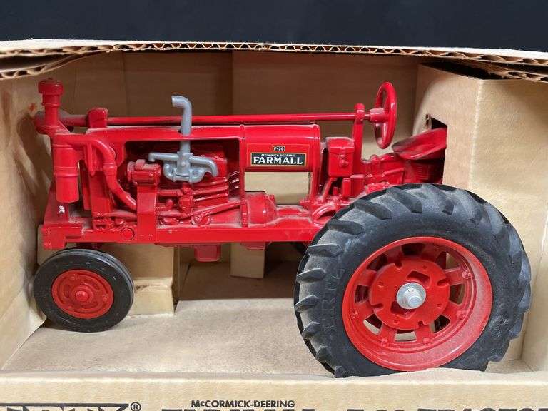 1/16 Farmall F-20 NIB Ertl