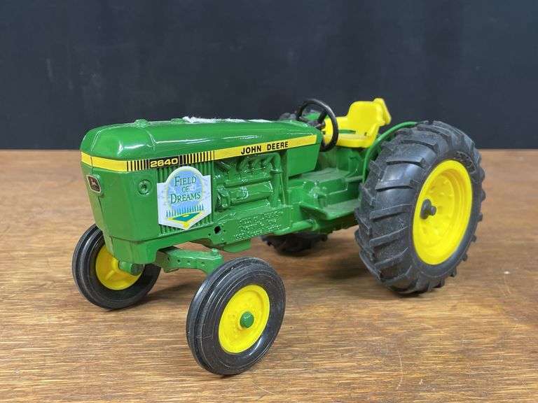 (2) 1/16 John Deere 2040 + 2640 Ertl