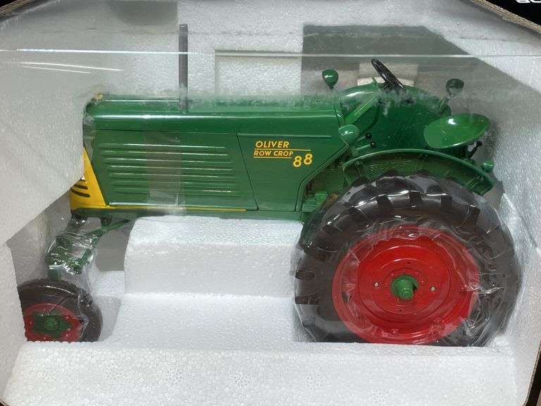 1/16 Oliver 88 NIB SC