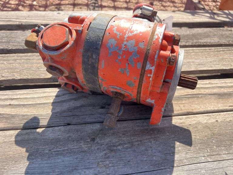 Allis Chalmers 100 Series Hydraulic Pump