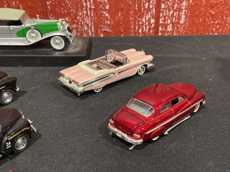 (8) Trucks + Cars