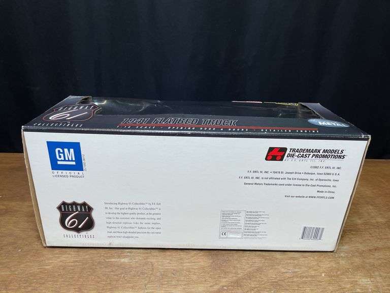 1/16 Chevrolet Flatbed Truck NIB DCP