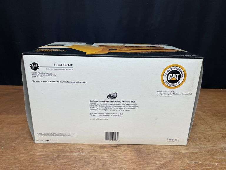 1/25 Caterpillar D9D Crawler NIB 1st Gear