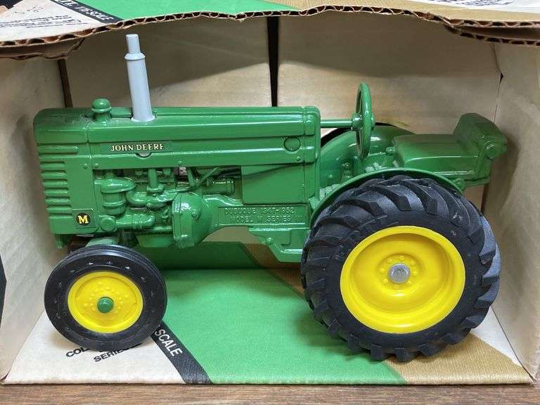 (2) 1/16 John Deere M + Wagon NIB Ertl