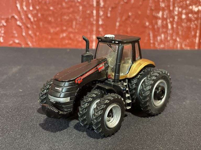 1/64 Case-IH Magnum 380 2014 Farm Show Chase NIB Ertl