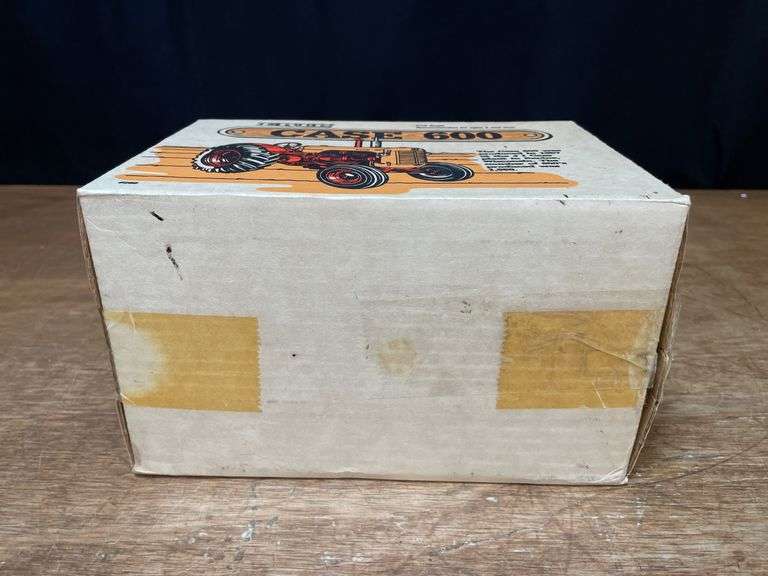 1/16 Case 600 NIB Ertl