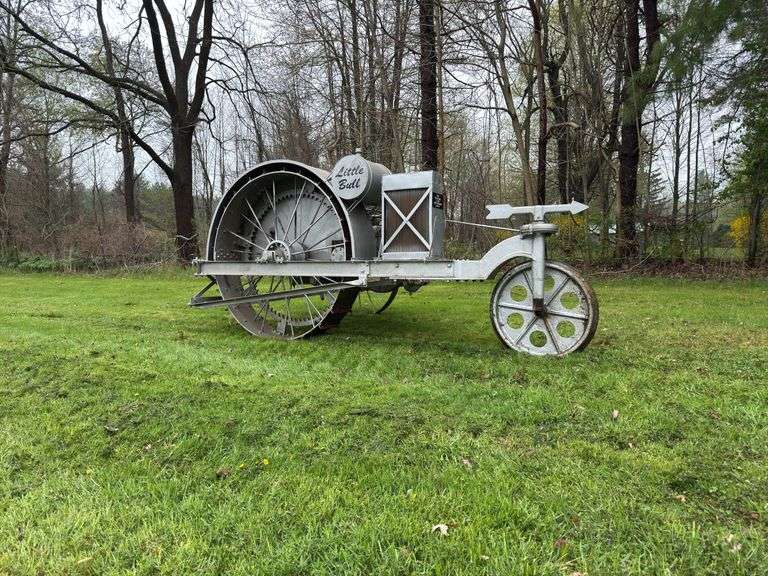 Little Bull Tractor image
