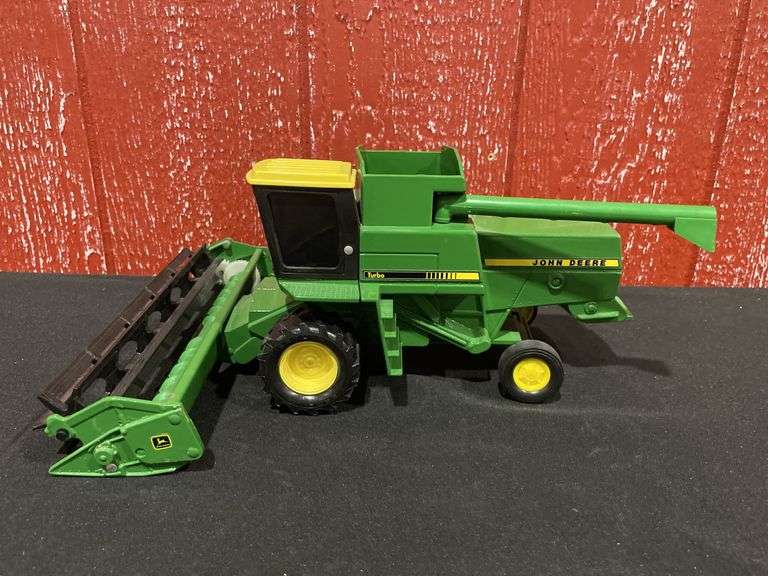 1/24 John Deere Titan Combine Ertl