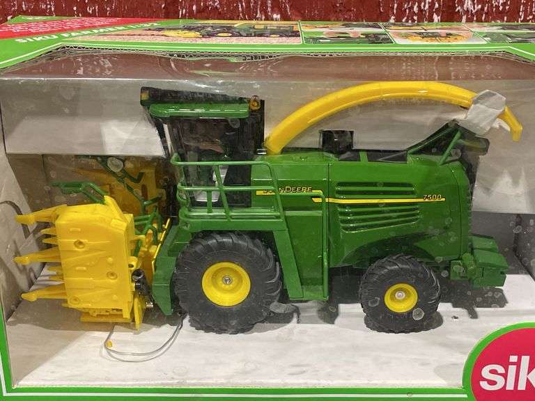 1/32 John Deere 7500 Forage Harvester NIB Siku