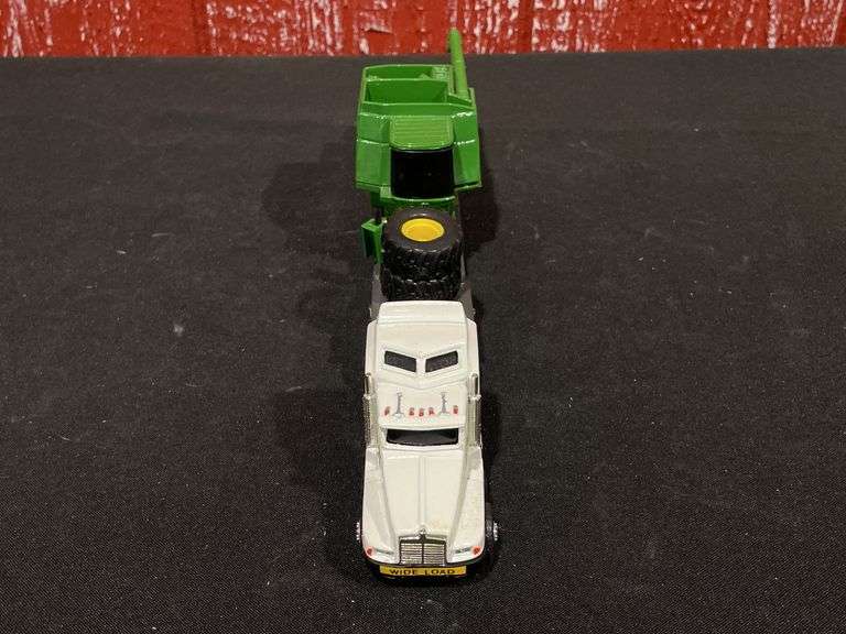 1/64 John Deere Combine on Semi Customized