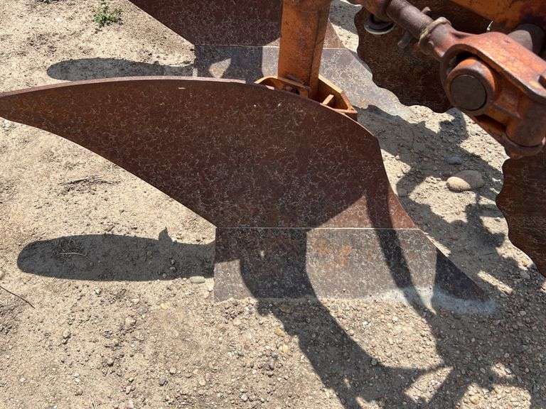 Allis Chalmers 3 Bottom Snap Coupler Plow