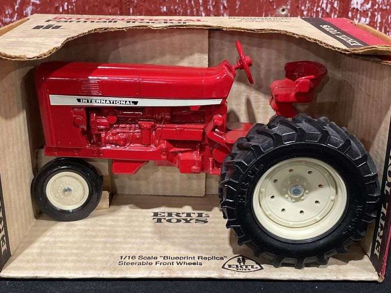 1/16 IH 544 NIB Ertl
