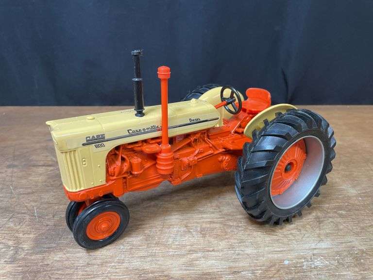 1/16 Case 800 1998 Replica NIB Ertl