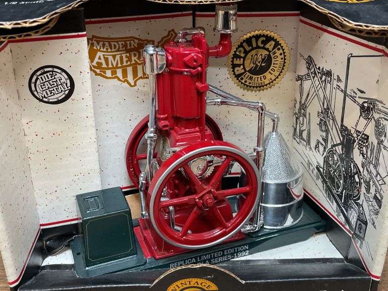 1/8 IHC Famous Engine NIB Ertl