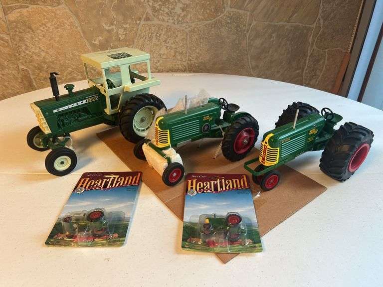 (3) 1/16 and (2) 1/64 Oliver Tractors image
