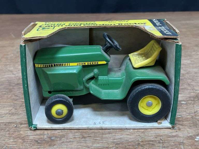 1/16 John Deere L&G NIB Ertl