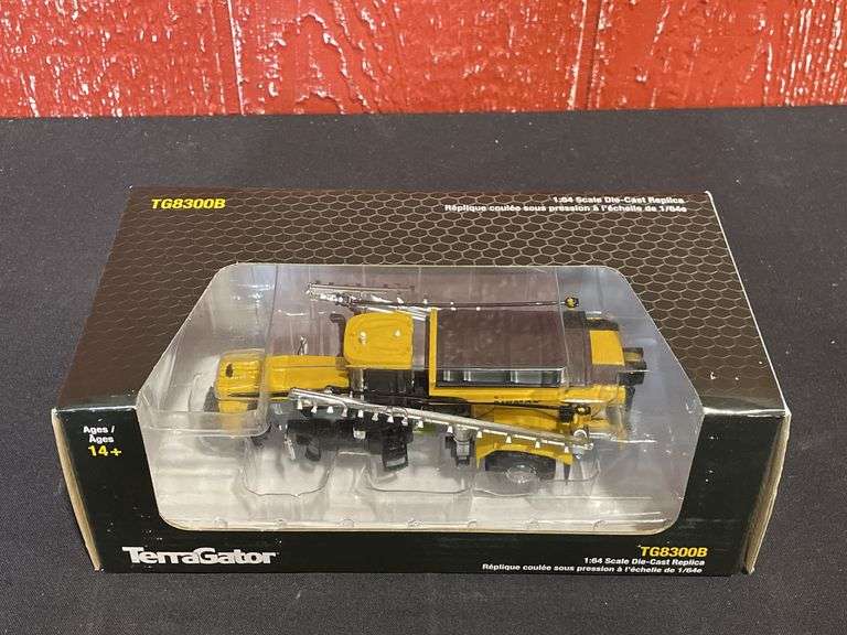 1/64 TerraGator TG8300B Sprayer NIB SC