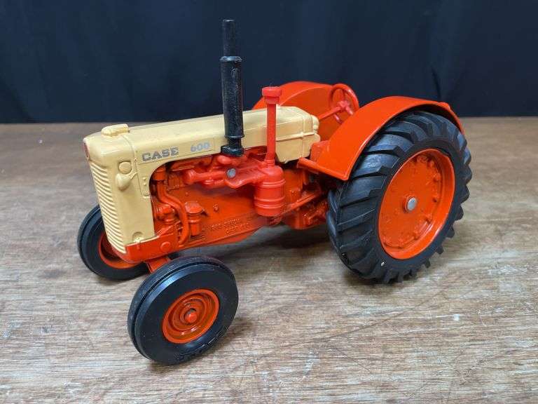 1/16 Case 600 NIB Ertl