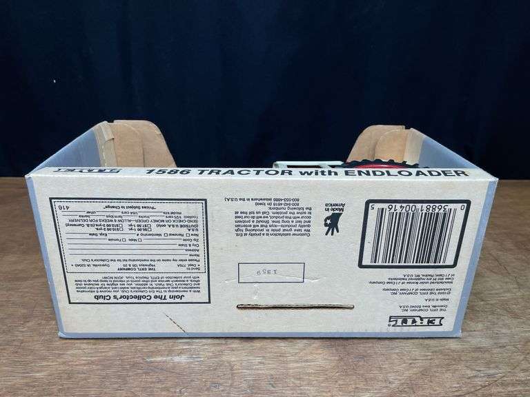1/16 IH 1586 w/Loader NIB Ertl