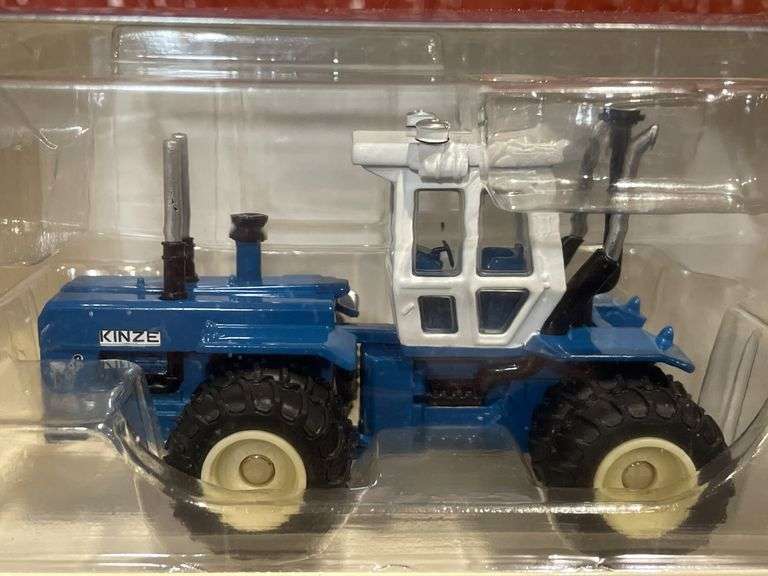 1/64 Kinze Big Blue NIB SC